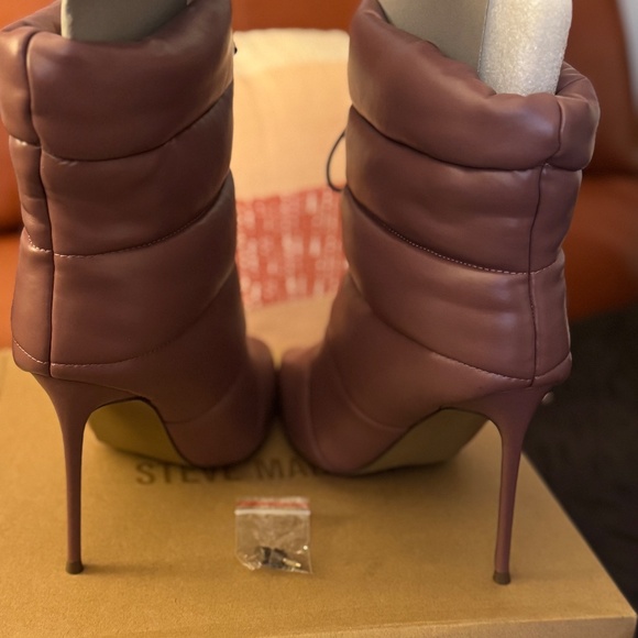 Steve Madden “CLOAK” Quilted High Heel Booties – Rose – Size 11 – New in Box - Picture 3 of 5